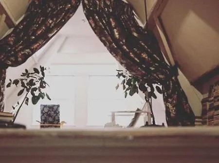 Bed & Breakfast Bookstor *